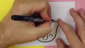 Hola boceteros! nuestro video de hoy es como dibujar un maiz kawaii, sigue nuestro paso a paso para tener un dibujo muy kawaii. empezamos dibujando con nuestro lapiz, lo pasamos a marcador negro y por ultimo le pondemos el color. No te pierda nuestros videos diarios | 365 Bocetos