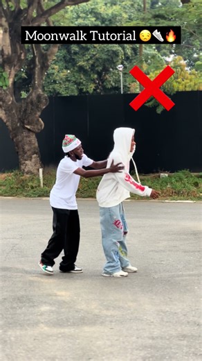 Moonwalk Tutorial #fyp #moonwalk #tutorial