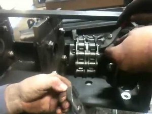 Mounting double chain coupler