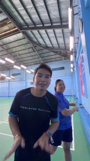 Ransel Alba on Instagram: "Left Hand Journey Day 8! First ever queuing session exp 🔥 #RALeftHandJourney #badminton #badmintonplayer #fyp"