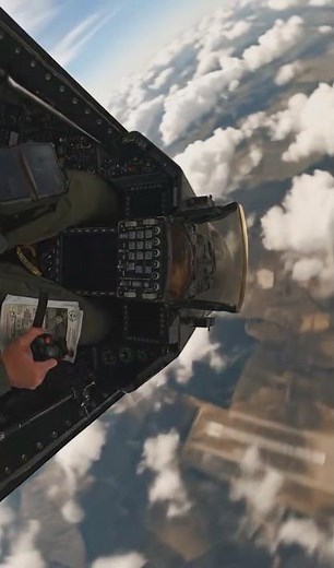 F-16 Cockpit POV — The Maneuver That Flips the Horizon
