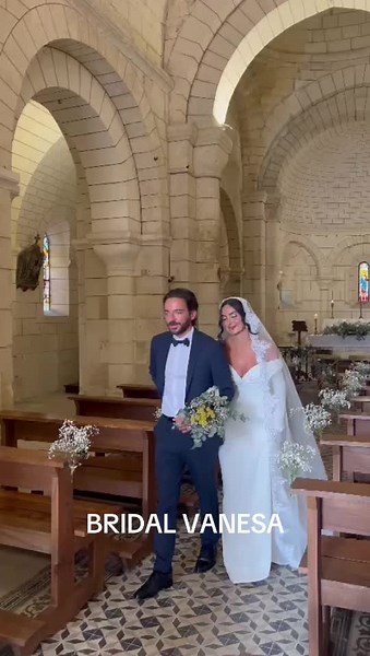 💯We achieve the perfect result in worldwide, fitting and without fitting custom made. 🪡 🧵We have been producing wedding dresses and bridal gowns since 1978 in Turkey and without fitting since 2016 for worldwide, and we bring together perfect wedding dresses with brides everywhere of the world. 💕 👰🏽‍♀️We create dresses for each specific measurements and make any kind of customizations 💸Prices depends on the quality of materials, sizes and customizations. Please kindly contact via WhatsApp 