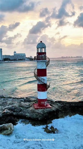 FARO DE PUNTA CANCÚN antes de su remodelacion 🤩🥰😍🫶💙🩵❤️🩷💚☀️🌊🌞🇲🇽⛱️⛵️✈️🌴🍹🤿🚤🐠🐢🐬🤳🐟📸 Cotiza con nosotros sin compromiso 😉 ✅️ 👉🏼 9983860825 . . . #cancun #cancún #cancunmexico #rivieramaya #rivieramayamexico Holbox caribe caribemexicano playadelcarmen dji quintanaroo drone islamujeresmexico tulum cozumel cenotes bacalar xcaret travel lascoloradas playasmexicanas mexico trip chichenitza cobá viajes viaje viral islacontoy islamujeres@DJI Official
