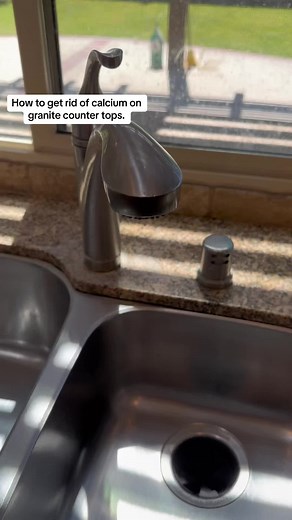 How to get rid of hard water and calcium buildup on a granite countertop. #Cleaning #Clean #cleantok #fyp #cleanhack #calcium
