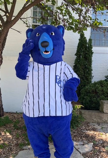 When you’re the moment and the mascot 🙂‍↕️ #Icon #CollegeMascot #BereaCollege