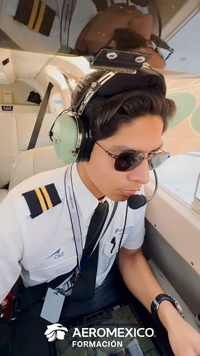 4.4K views · 66 reactions | ¡Abril marca el inicio de tu carrera en la aviación! ✈️ Nuestro próximo programa de Piloto Aviador Comercial está por comenzar, el proceso de admisión ya está abierto. ¡Es tu momento de dar el primer paso hacia las nubes! Solicita información y asegura tu lugar. ¡El cielo es el límite! ☁️ | Aeroméxico Formación | Facebook