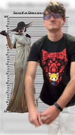 I know she’s tall but she makes me feel short 😂 #residentevil #residentevilvillage #residentevil8 #ladydimitrescu #sizecomparison