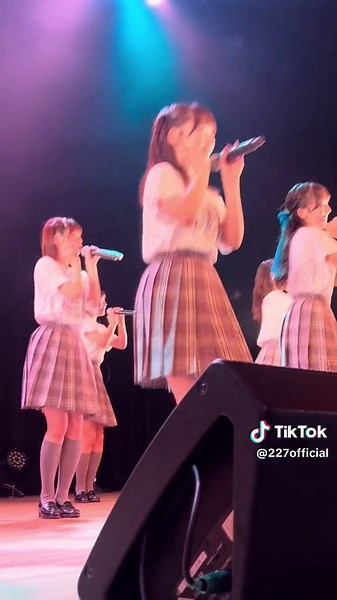 #虹カメ 🤳より もったいない映像大放出！🎞💗 #ナナニジ ┈┈┈┈‧⁺ ⊹˚. 💿15thシングル「#あなたでなくちゃ」 リリースイベント開催中🎪✨️NEXT⇩ ┈┈┈┈‧⁺ ⊹˚. 7/15(火) 埼玉県・イオンレイクタウンkaze 1F 翼の広場 7/26(土) 東京都・タワーレコード渋谷店B1F CUTUP STUDIO ┈┈┈┈‧⁺ ⊹˚. 🎪「22/7 Summer Live 2025〜Toyboxの秘密〜」開催決定✨ 🗓️8/6(水)〜9(土) 📍ヒューリックホール東京 （※8/9(土)公演は SOLD OUT!） 今回のライブのコンセプトは“おもちゃ箱”。 おもちゃに扮した、ナナニジメンバーによる、 歌あり、芝居ありの“Toybox”をお届けします🎁