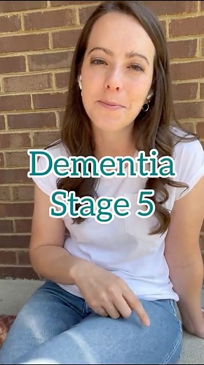 By Stage 5 of the Global Deterioration Scale (GDS), a person can no longer function fully independently. Signs at this stage: 🔹 Confusion about date, time, or location. 🔹 Needing help choosing clothing. 🔹 Forgetting major personal details. 🔹 Increased frustration or mood changes. People at this stage often still recognize close family members but need support with daily decisions and tasks. ✨ If you want to better understand mid-stage dementia, the symptoms, and how to prepare for what’s nex