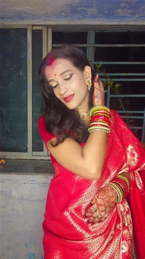 Red Saree ❤️ Open Hair ✨Simple look but full glam 😍Tutorial chahiye? Comment karo 💬👇