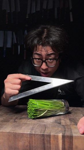 Triangle steel ruler vs Shallots. #fyp #knifesharpening #knifesharpener #satisfying #ruler