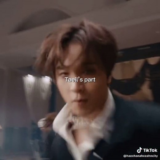 NCT Haechan and Taeil Perform Multiple Versions of Walk