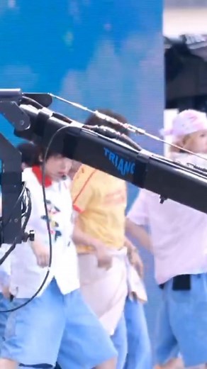 55K views · 1.8K reactions | I think my problem sa in ear niya nakaka bother sana ma fix please para smooth nalang mamaya if mag perform na talaga sila #JL #아홉 #제이엘 #AHOF #아홉_제이엘 | JL Gaspar Fan | Facebook