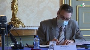 6.8K views · 62 reactions | 22 000 noms sont inscrits dans le fichier pour la prévention de la radicalisation terroriste, 8 000 personnes sont suivies plus activement... Et dans chaque département, il y a une Clir, cellule de lutte contre l'islamisme et le repli communautaire. Son rôle ? Détecter les signes de radicalisation. Immersion en exclusivité dans l'une de ces cellules. | C dans l'air | Facebook