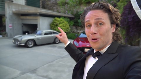 How this replica James Bond car still has working gadgets