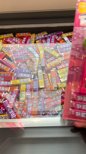 Showing off the Valentine’s Day Alien and space themed PEZ dispensers! #pez #pezcandy #pezdispensers #toycollectors #aliens👽 | Pezcamdy