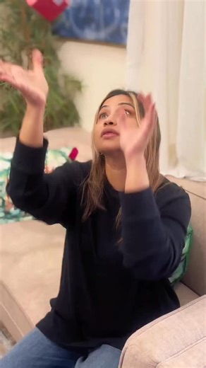 Mahdiya Farook I Positive Lifestyle Influencer on Instagram: "Kylie Jenner shouted it out… so I had to try it. 👀❤️ Use my code MAHDI18 on @stylekorean Meet my new obsession: Foodology Cutting Jelly Stick — the easiest little habit to keep cravings in check without feeling restricted. Why I love it: ✨ Helps cut down carbs ✨ Supports smoother digestion (yes, pooping is part of the glow-up 💩) ✨ Chia seeds keep you fuller so you snack less ✨ Guilt-free, diet-friendly afternoon treat ✨ Helps crush