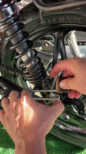 Make a braid with two wrenches #USAConstruction #SmartSolution #HandyTrick