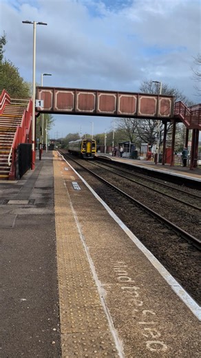 Northern Rail class 158 arriving at Blaydon #train #trainspotting #publictransport #railtrack