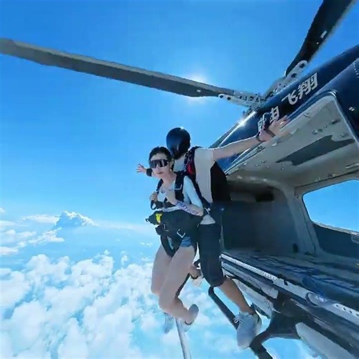 You should always indulge your racing pulse once. See the world with Skydive Tahe in Sanya.