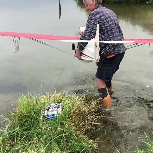 Ultimate RC Planes Guide: Takeoff Techniques, Floatplane Aeromodelling, and More!