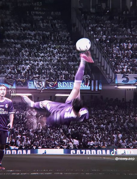 Imagining Alternative Realities with CR7 | Edit.Genie in a Bottle