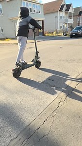 182K views · 16K reactions | Tricks so crazy they think it’s A i #doublefootdrag NAME THIS TRICK .. all the scooter riders try it and tag me @ridegotrax | Babydblocks | Facebook