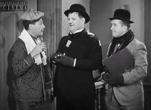 "We are taking orders for Christmas cards" (THE FIXER UPPERS) | Laurel & Hardy Cinema