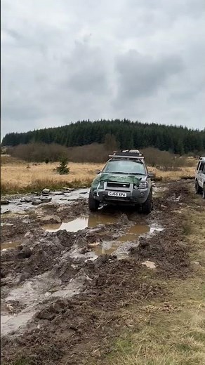 Old Nissan Patrol vs Old Land Rover Freelander 1 - Off-Road