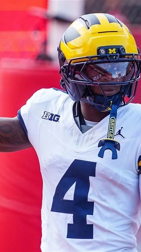 Michigan vs. Maryland official half time show presented by James Yoder - Michigan’s offense is absolutely humming… But defense giving up crossing routes like it’s 2018 Ohio State game I still believe in Dominic Zvada… Sherrone Moore’s clock management is criminal @chatsports | Michigan Wolverines by Chat Sports