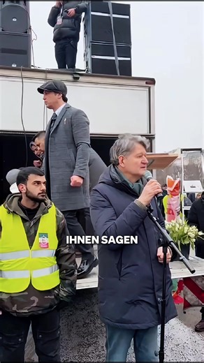 NEOS haben schon vor 4 Jahren verlangt, die iranischen ‚Revolutionsgarden‘ auf die Terrorliste zu setzen. Jetzt macht das endlich ganz Europa. Das iranische Mörder-Regime bedroht auch uns – jetzt brauchen wir die nächsten Schritte. (PA)