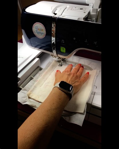 👜Making in the hoop bags is one of the most gratifying projects to create. The stitch time is less than 15 minutes. They are so fun to make and change up just by choosing different fabrics for seasons, teams, and themes. 👜 You can find this zipper bag design on my website now: https://creativeappliques.com/shop/zippered-bag-in-the-hoop-design/ Machine: Brother Sews Aveneer EV1 Fabric: Riley Blake Designs #Machineembroidery #machineapplique #machineembroideryapplique #machineembroiderydesigns #