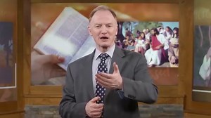 Watch now: https://itiswritten.tv/matt5 In Matthew chapter 5, Jesus gets to the heart of the Christian experience, challenging His hearers that rather than merely being religious, they possess a faith in Him that reflects a changed heart and life. This chapter offers the assurance that God is able to do in His people what they cannot do for themselves. Join Pastor John Bradshaw for “Great Chapters of the Bible: Matthew 5.” | It Is Written