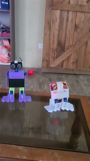 ROBOT BIPEDO 2.0 EN PROCESO. #arduino #robot #tinkercad. SUSCRIBITE PARA VER MAS