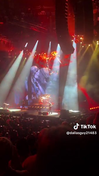 *Tool* Schism February 2, 2024 Dallas, Tx American 🇺🇸 Airlines Center #tool #toolband #americanairlinescenter #dallas #dallastx #maynardjameskeenan #adamjones #dannycarey #justinchancellor #schism #rock #livemusic