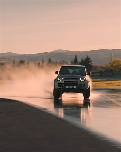 166K views · 1.3K reactions | More power. More presence. Uncompromised in performance on and off the road. Defender OCTA, with V8 Twin Turbo power and 6D Dynamic suspension for ultimate control. #Defender See comments for small print. | Defender | Facebook