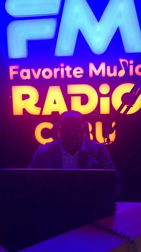 DJ Airvin of Malcomx DJs on the mix! "Sabado SADSAD" with DJ KimYat CutieGat 🥳🎉 Diri lang sa 93.1 FM Radio Cebu, Mao Nani! 😎🤙 #SabadoSADSAD #DJKimyat #DJAirvin #MalcomxDJs #FMRadioCebu #MaoNani | 93.1 FM RADIO Cebu