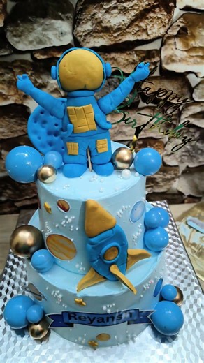 space theme cake design #cake #cakedecoration