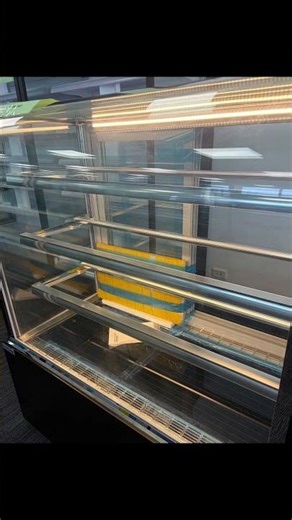 🔥 The Cake Display Case Many Bakeries Use