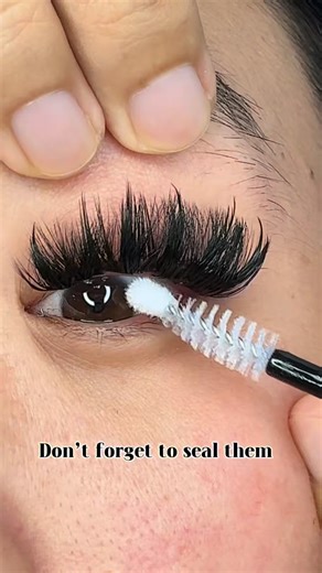 WHOLESALE | PRIVATE LABEL | DIY CLUSTER LASHES on Instagram: "Do my Mega Wispy Lash Extensions by “DIY Cluster A006”. Shop link in Bio 🛍️🛍️Besides individual, all clusters can order in wholesale too . Over 15 styles in US warehouse already, fast Free shipping & No tariffs. Over 80 styles clusters in China warehouse, about 7-12 days Free shipping from China to USA & No tariffs. ——————DIY Cluster Lashes WHOLESALE—— 🖤 $80 gets 10 boxes ($8.00 each) 🖤 $150 gets 20 boxes ($7.50 each) 🖤 $195 gets