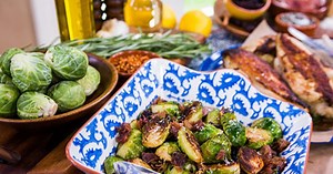 KISS' Paul Stanley Cooks Brussels Sprouts & Chicken Marinade