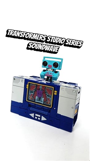 Transforming Studio Series Leader Class Soundwave #cassetteplayer #decepticons #transformers