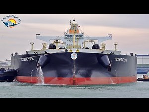 VERY LARGE CRUDE CARRIER and ULTRA LARGE CONTAINER SHIP arrives ROTTERDAM PORT, 4K Shipspotting 2022