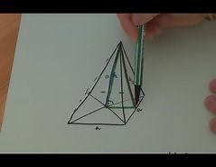 Die Höhe einer Pyramide berechnen - so geht's