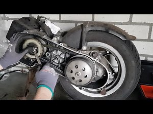 Variator removal 50cc two-stroke engine (Piaggio)