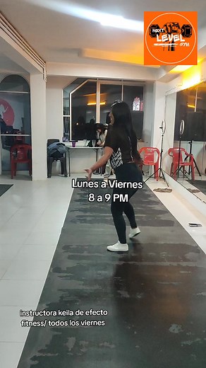 Baile fitness aquí en next level studio dance #acribol_carretera_a_viacha #fitnessmotivation #señoraszumba #baile #