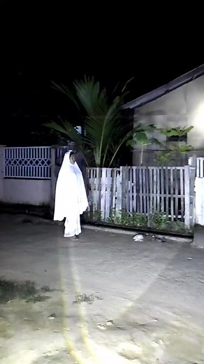 2.4M views · 10K reactions | Horror Videos #hantu #kuntilanak #pocong #horror #ghost #viral #reels #devils #scary #ผี #神秘 #おばけ #悪魔 #ホラー #भूत #डरावनी #غول #ghūl #valak #vampire | Mahyar | Facebook