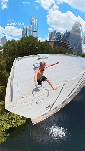 見るだけで鳥肌が立つ🔥Osmo 360が映し出すエクストリームの世界。 360°全方位、一人称視点で体験しよう 最後が最も刺激的💥 🎬：IG/danielregan5 & imbails & lukasloibl.ws & kadiribs & Dauren ⚠️プロによる撮影です。真似しないでください。 #DJI #Osmo360 #360度カメラ #エクストリームスポーツ #アドレナリン #スリル #挑戦 | DJI