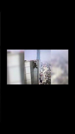 Full footage of Chinese daredevil wu-yongning falling of building