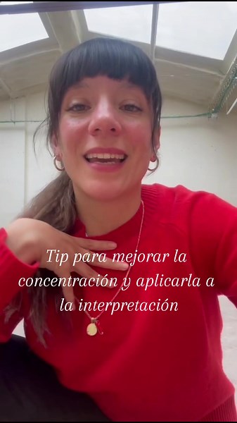 Laura Ramírez Ashbaugh, profesora de expresión corporal y movimiento del Grado Superior en Arte Dramático, nos habla de la importancia de la concentración y como trabajarla para mejorar la interpretación 🧘‍♀️ #tip #artedramatico #arte4 #relajacion #concentracion